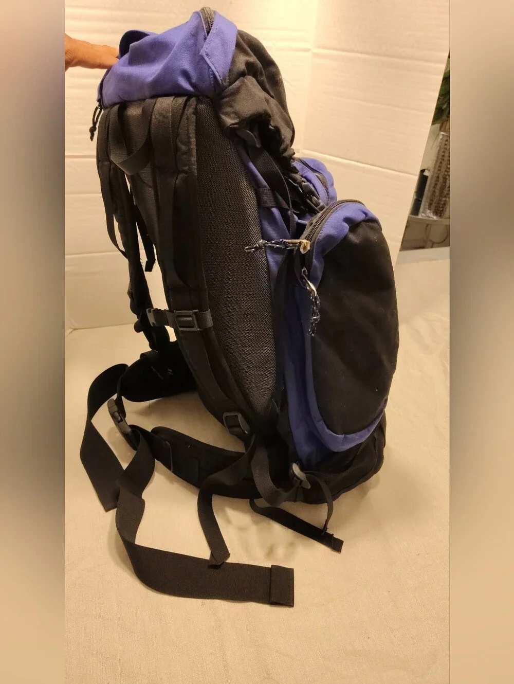 Kelty Moraine Hiking Mountain Hardback Cinch 8 buckle Backpack